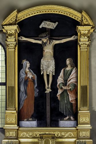 “Crocefisso in stucco policromo” di scultore emiliano del XVI secolo, con “La Madonna e San Giovanni” di pittore del XIX secolo.