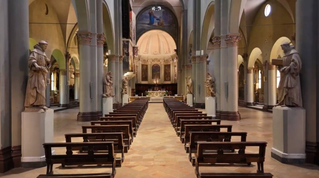 Navata centrale della Chiesa di San Pietro