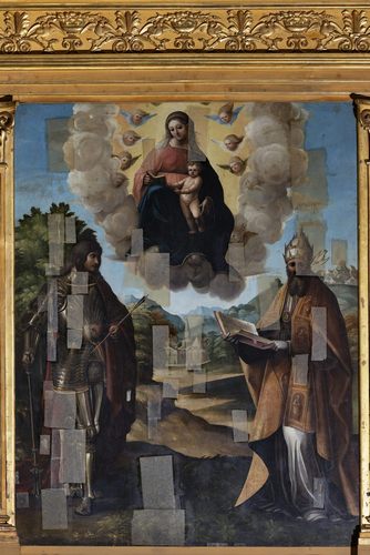 Madonna in gloria col Bambino e i santi Sebastiano e Gregorio Magno” del maestro di Celano Pelumi. Miniatura La pala raffigura la Madonna col Bambino in gloria, circondata da nuvole, con San Sebastiano in armatura decorata e San Gregorio Magno in paramenti papali. Sullo sfondo si nota un paesaggio collinare